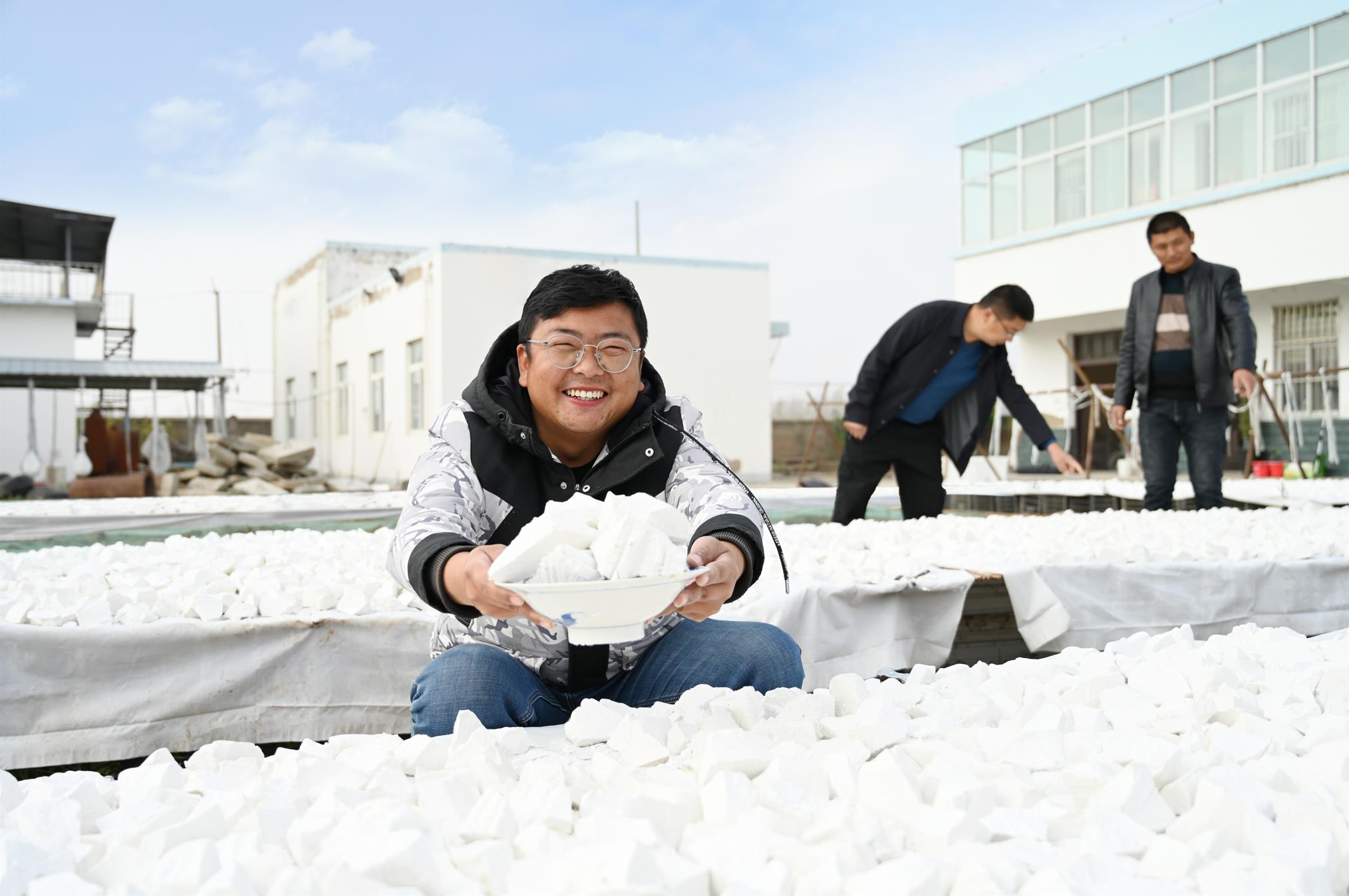 淮海探索农产品加工生产新模式.jpg