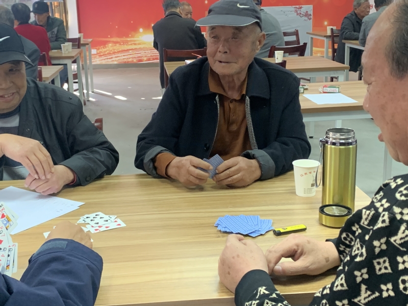农场公司举办老干部棋牌比赛.jpg