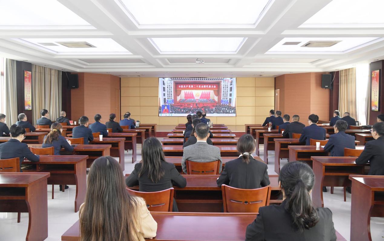 淮海组织党员干部观看党的二十大开幕式.jpg