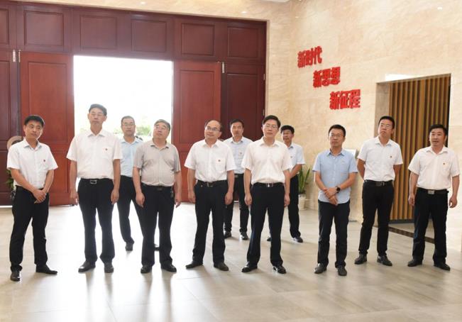 淮海班子成员接受党史和党性教育.jpg