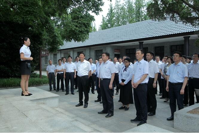 集团党委在淮海开展红色实境教育活动.jpg