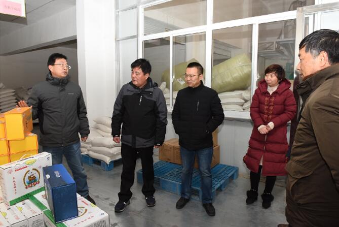 射阳县企业家协会会长王勇一行来到淮海考察.jpg