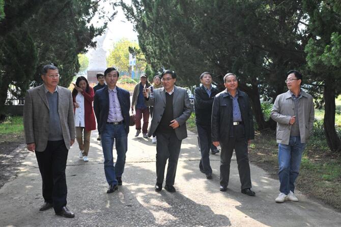 专家组来我场论证农建四师暨淮海农场历史陈列馆二期工程实施方案.jpg