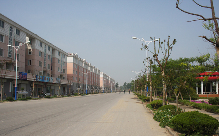 我场以产业为支撑推进城镇扩张.jpg