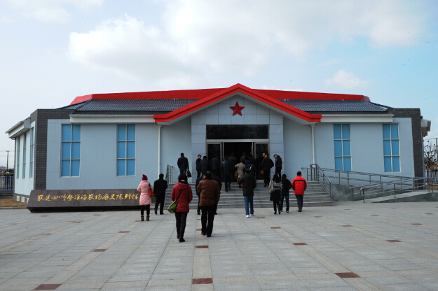 我场大力传承军垦文化.jpg